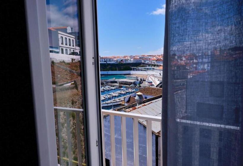 Mid Atlantic Boutique Hostel