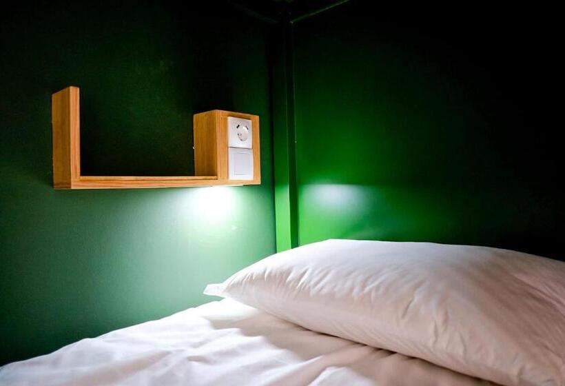 Mid Atlantic Boutique Hostel