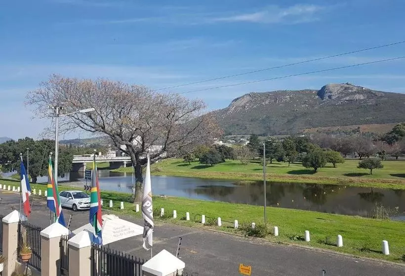 Majatalo Sunset Boulevard Riverlodge