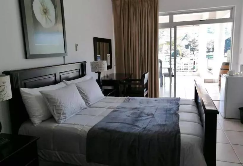 Majatalo Sunset Boulevard Riverlodge