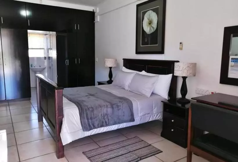 Majatalo Sunset Boulevard Riverlodge