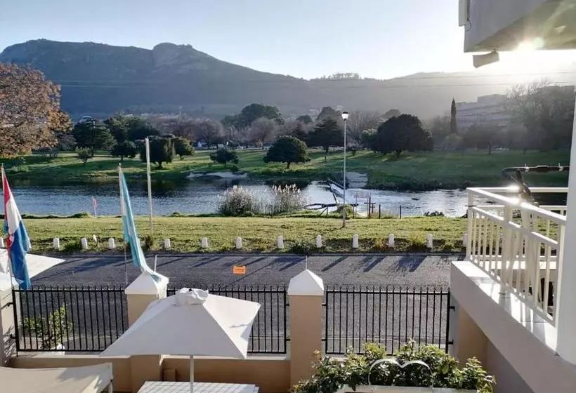 Majatalo Sunset Boulevard Riverlodge