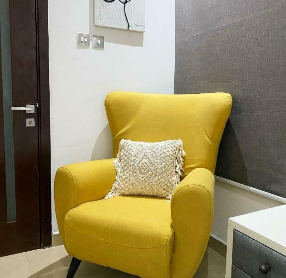 تختخواب و صبحانه The Studio @ No.5