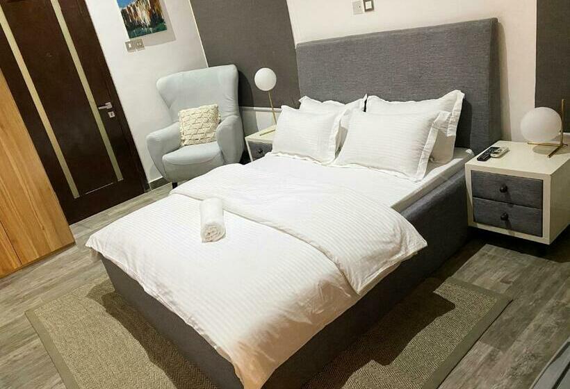 تختخواب و صبحانه The Studio @ No.5