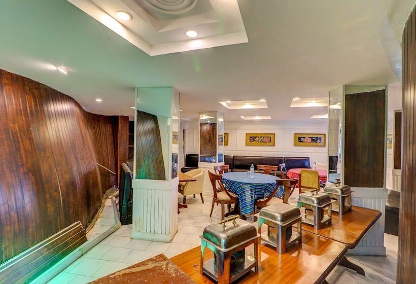 Fabhotel F9 Mall Road