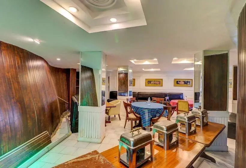 Fabhotel F9 Mall Road
