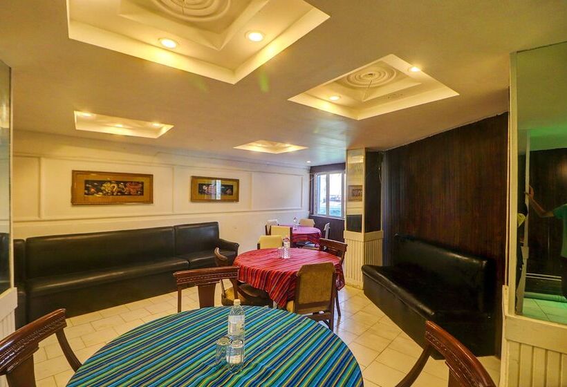 Fabhotel F9 Mall Road