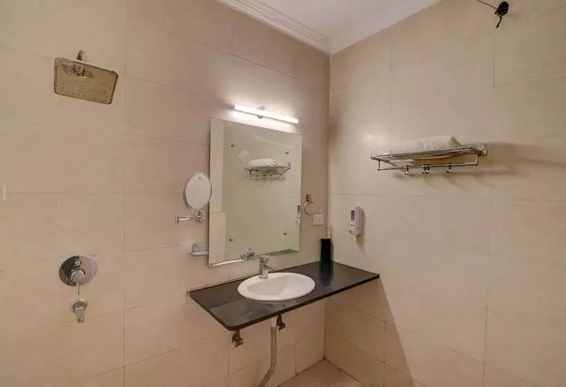 Fabhotel F9 Mall Road