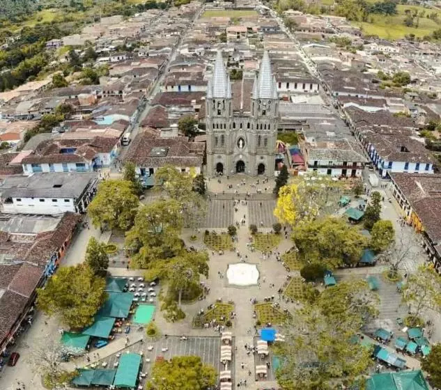 تختخواب و صبحانه Hospedaje Casa Rosa Jardín