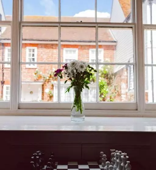 Aamiaismajoitus (B&B) The House With Two Front Doors