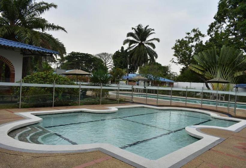 호텔 Club Bella Suiza   Carlos Ossa Escobar