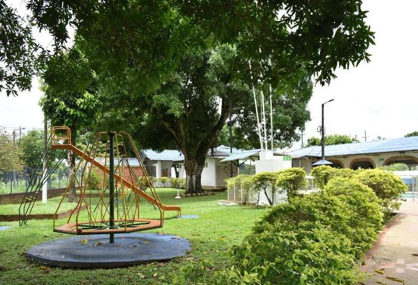 호텔 Club Bella Suiza   Carlos Ossa Escobar