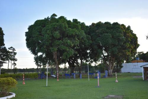 호텔 Club Bella Suiza   Carlos Ossa Escobar