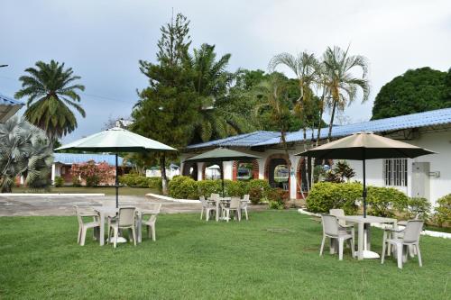 호텔 Club Bella Suiza   Carlos Ossa Escobar