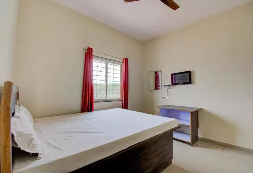 ホテル Spot On 80018 Vardhaman Dhanashala Residency