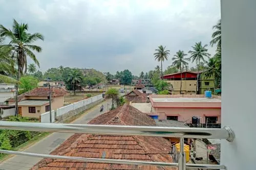 ホテル Spot On 80018 Vardhaman Dhanashala Residency