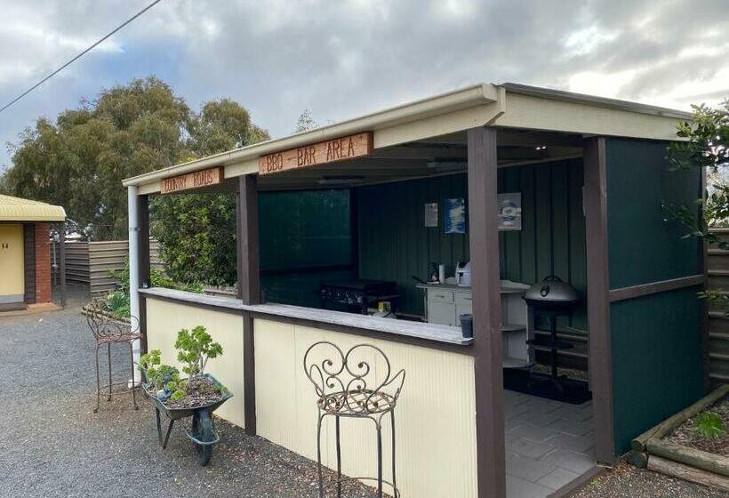 Мотель Country Roads