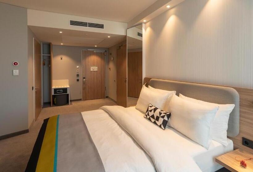 هتل Holiday Inn Express Düsseldorf Hauptbahnhof, An Ihg