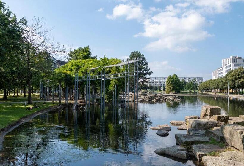 هتل Holiday Inn Express Düsseldorf Hauptbahnhof, An Ihg