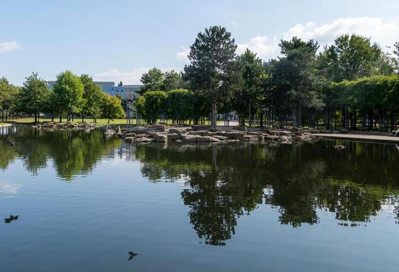 هتل Holiday Inn Express Düsseldorf Hauptbahnhof, An Ihg