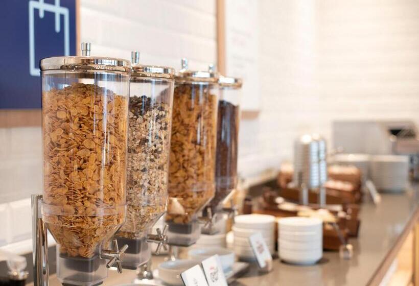 هتل Holiday Inn Express Düsseldorf Hauptbahnhof, An Ihg