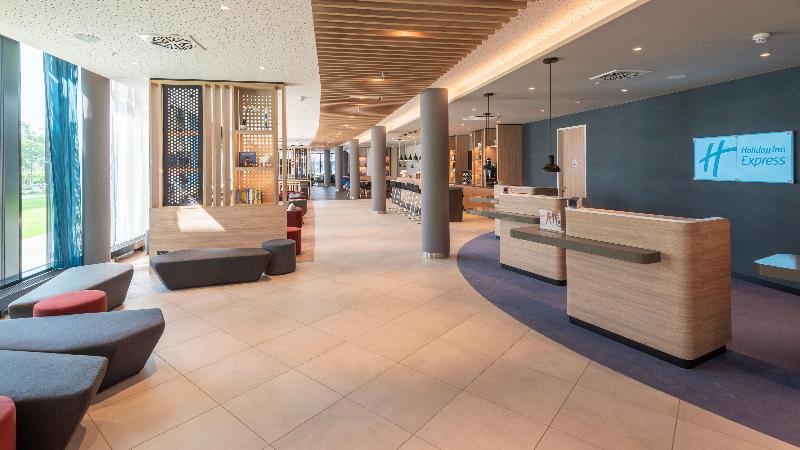 هتل Holiday Inn Express Düsseldorf Hauptbahnhof, An Ihg