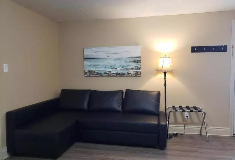 Parlee Beach Motel