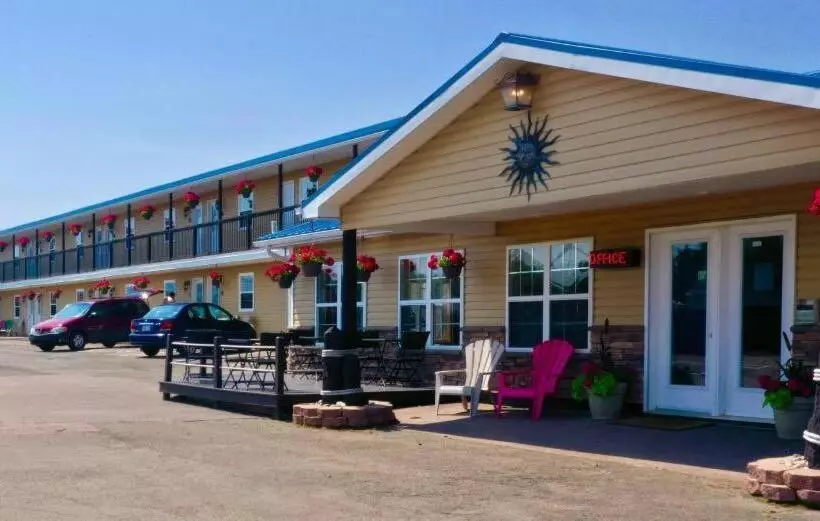 Parlee Beach Motel