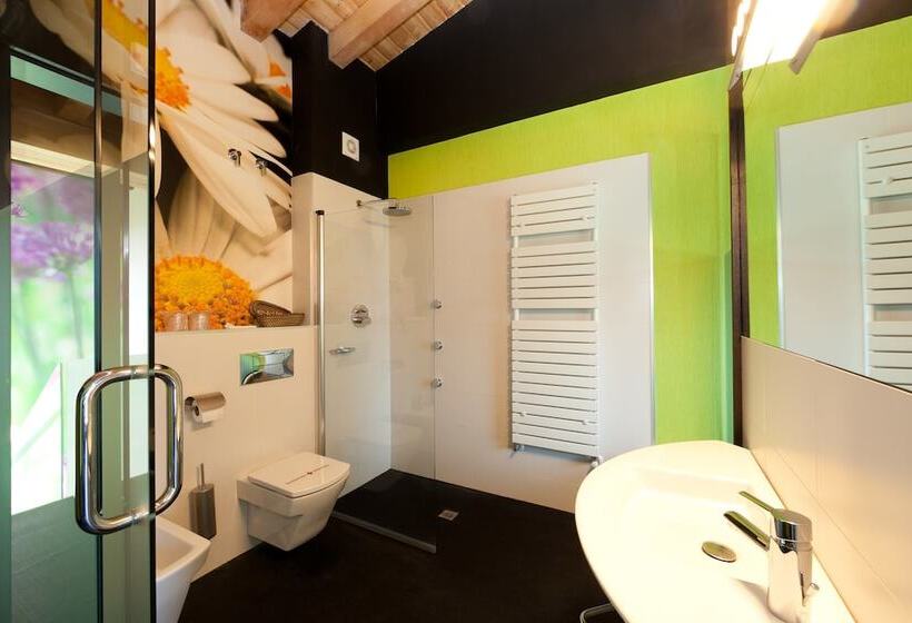 Ellauri Hotel   Adults Only