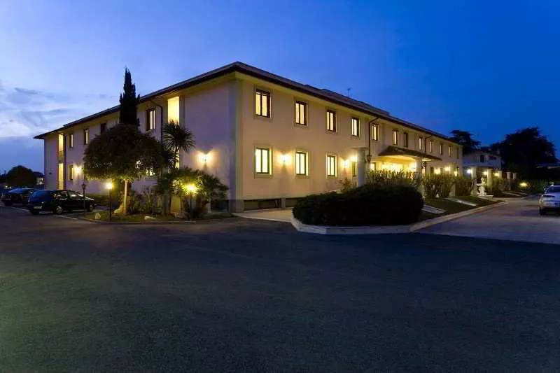 בית מלון כפרי Alba Roma