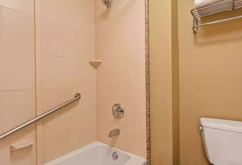 ホテル Best Western Plus Avita Suites