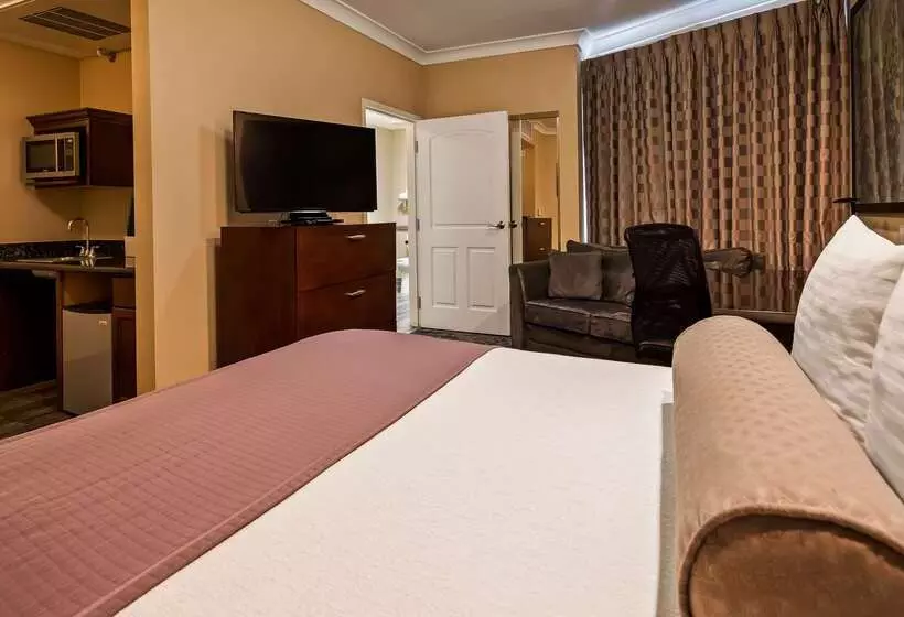 ホテル Best Western Plus Avita Suites