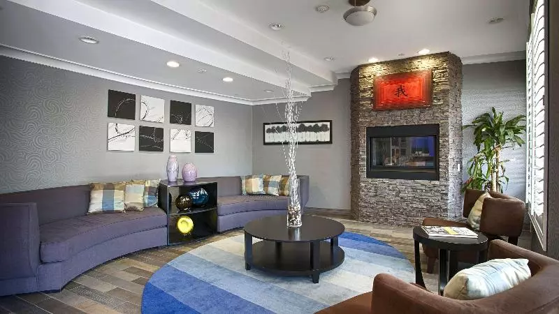 ホテル Best Western Plus Avita Suites