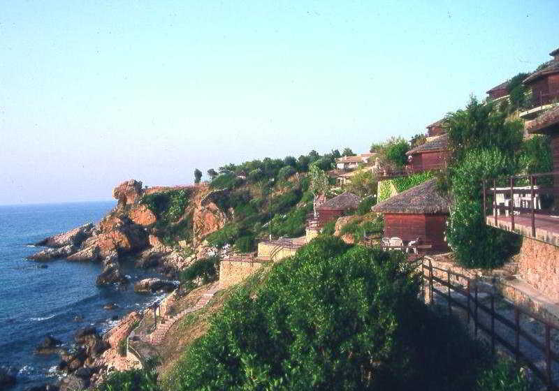 בית מלון כפרי Calanica Resort