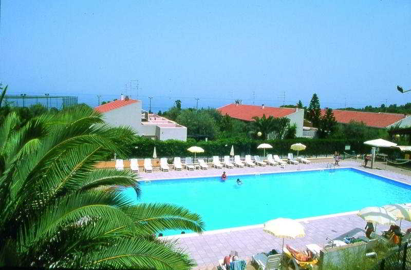 בית מלון כפרי Calanica Resort