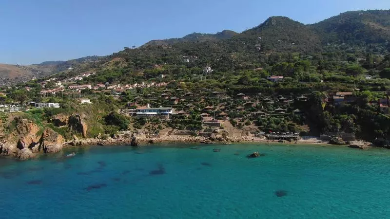 호텔 Calanica Resort