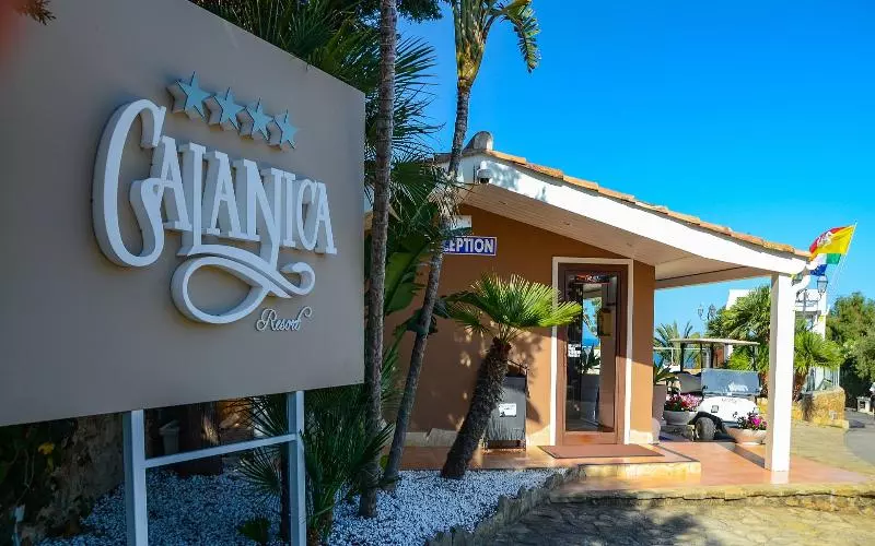 호텔 Calanica Resort