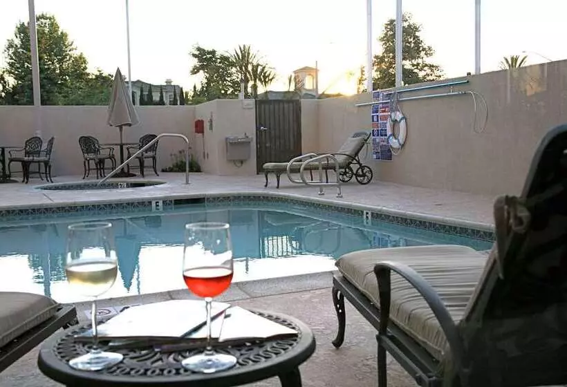 هتل Hilton Garden Inn San Diego Del Mar