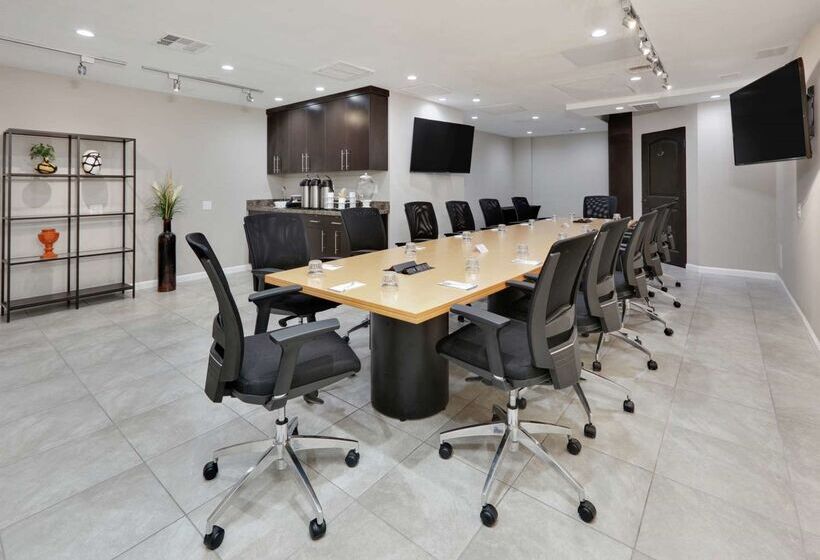 فندق Hilton Garden Inn San Diego Del Mar