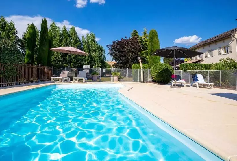 هتل Hôtel Parc Adélie Logis Hôtels