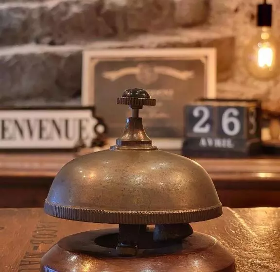 هتل Hôtel Parc Adélie Logis Hôtels