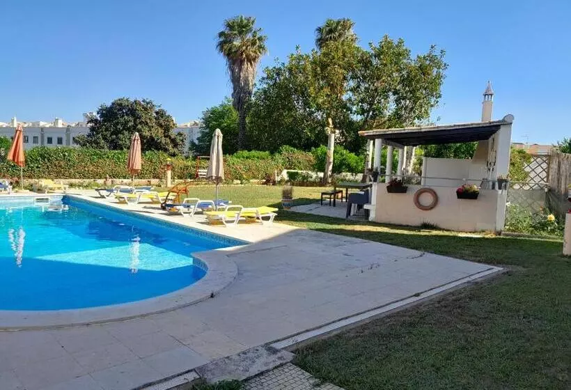 בית מלון כפרי Residence 1000 Roses