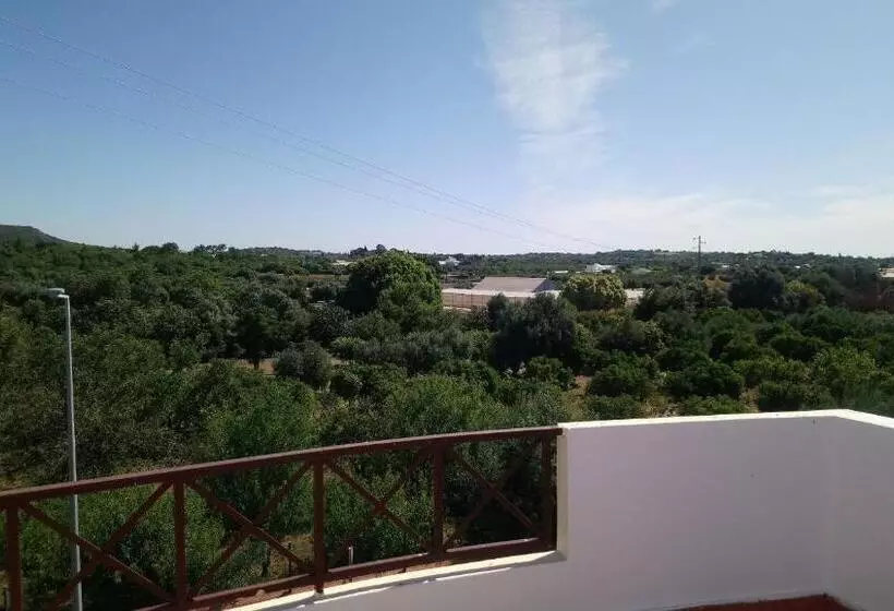 בית מלון כפרי Residence 1000 Roses