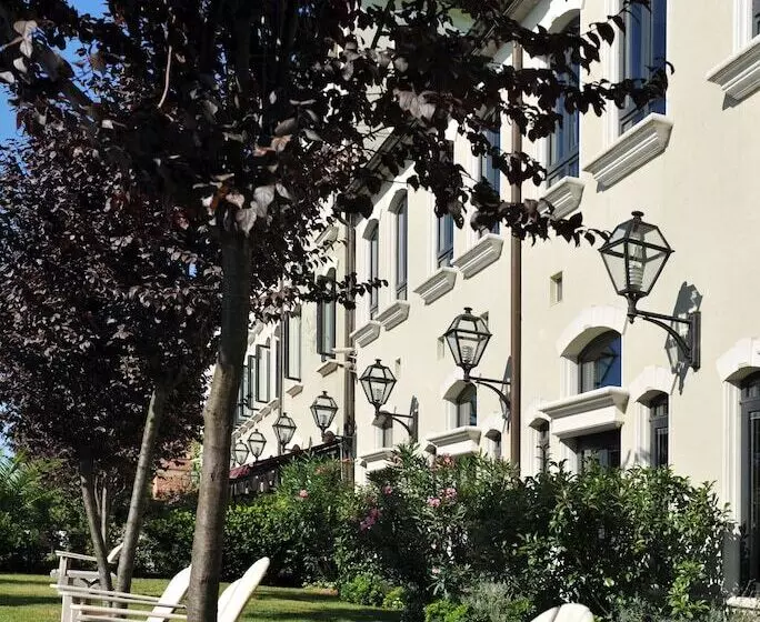 ホテル Sumahan On The Water Special Class