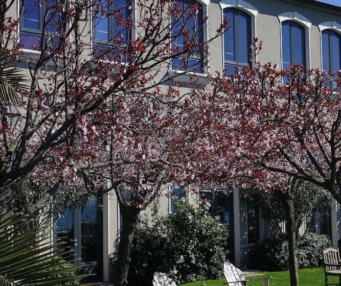 Hotel Sumahan On The Water Special Class