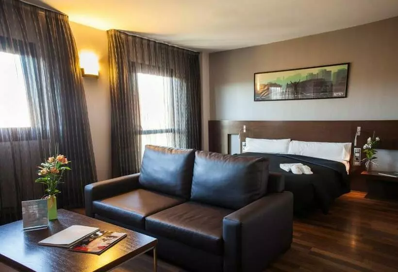 هتل Täch Madrid Airport