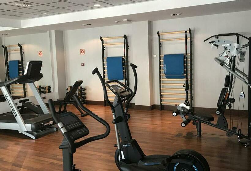 هتل Täch Madrid Airport