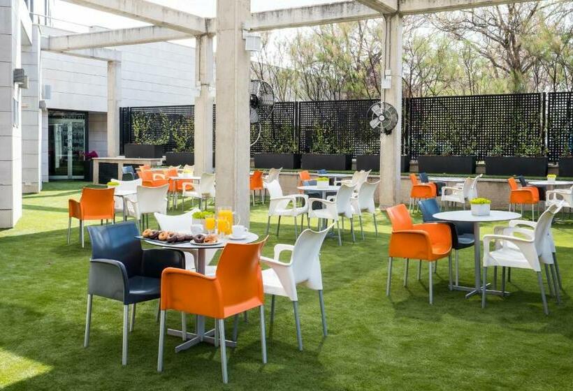 هتل Täch Madrid Airport