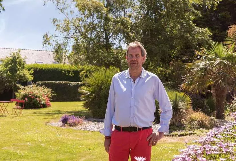 Отель The Originals City, Hôtel Armen Le Triton, Roscoff