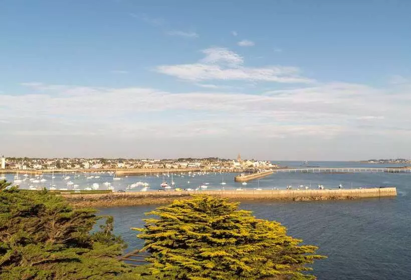 Отель The Originals City, Hôtel Armen Le Triton, Roscoff